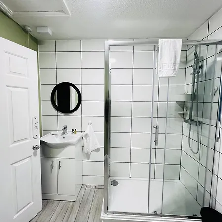 Irene Suite By Koya Homes - 2-Bedroom Bungalow, Cardiff City Centre & Free Parking Exterior photo